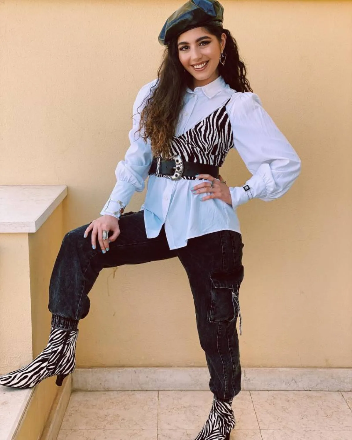 مايان السيد بإطلالة كلاسيكية  