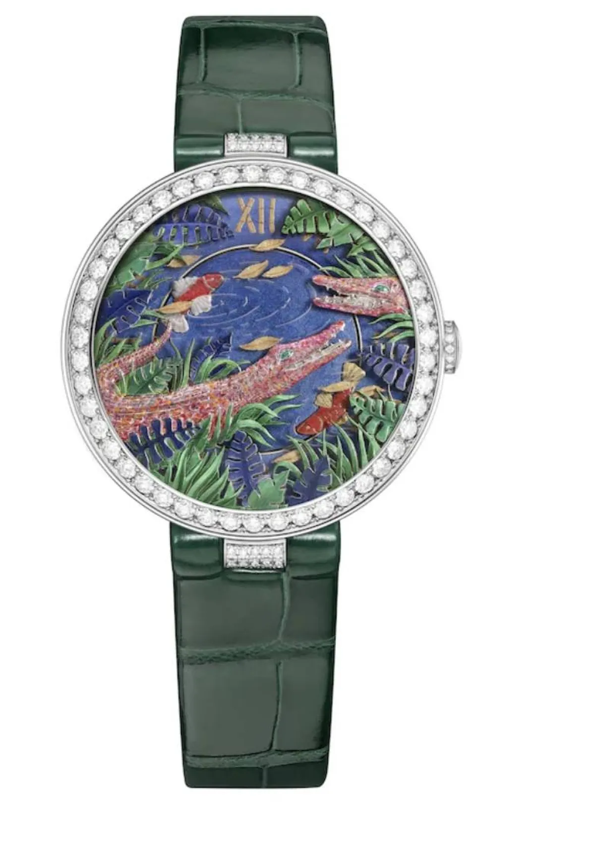 ساعة بميناء منقوش