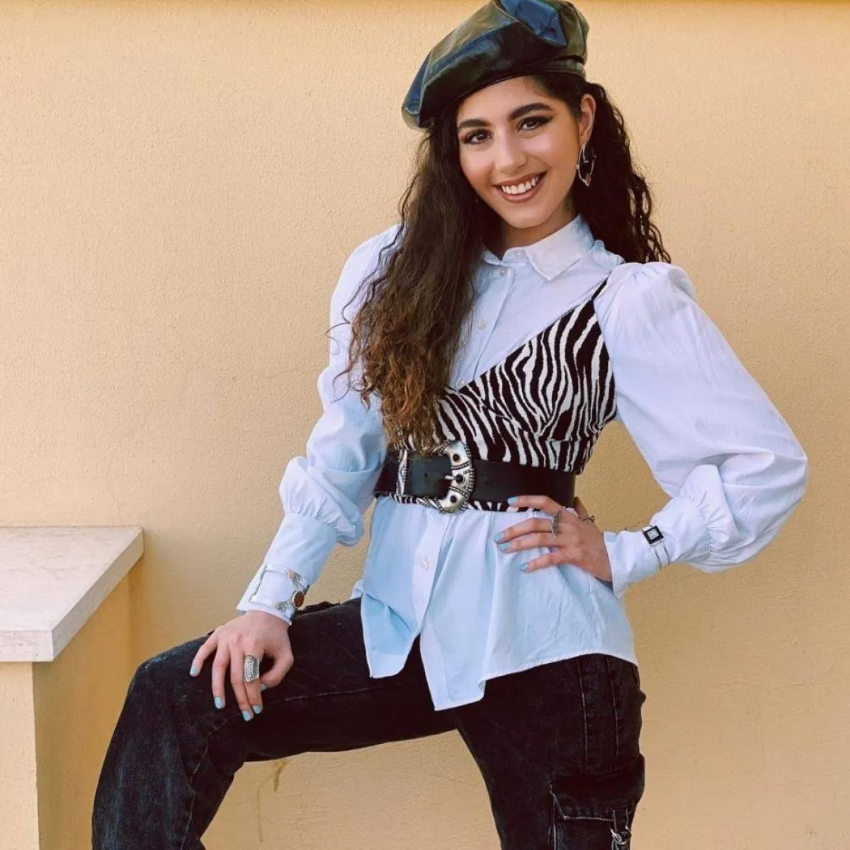 مايان السيد بإطلالة كلاسيكية 