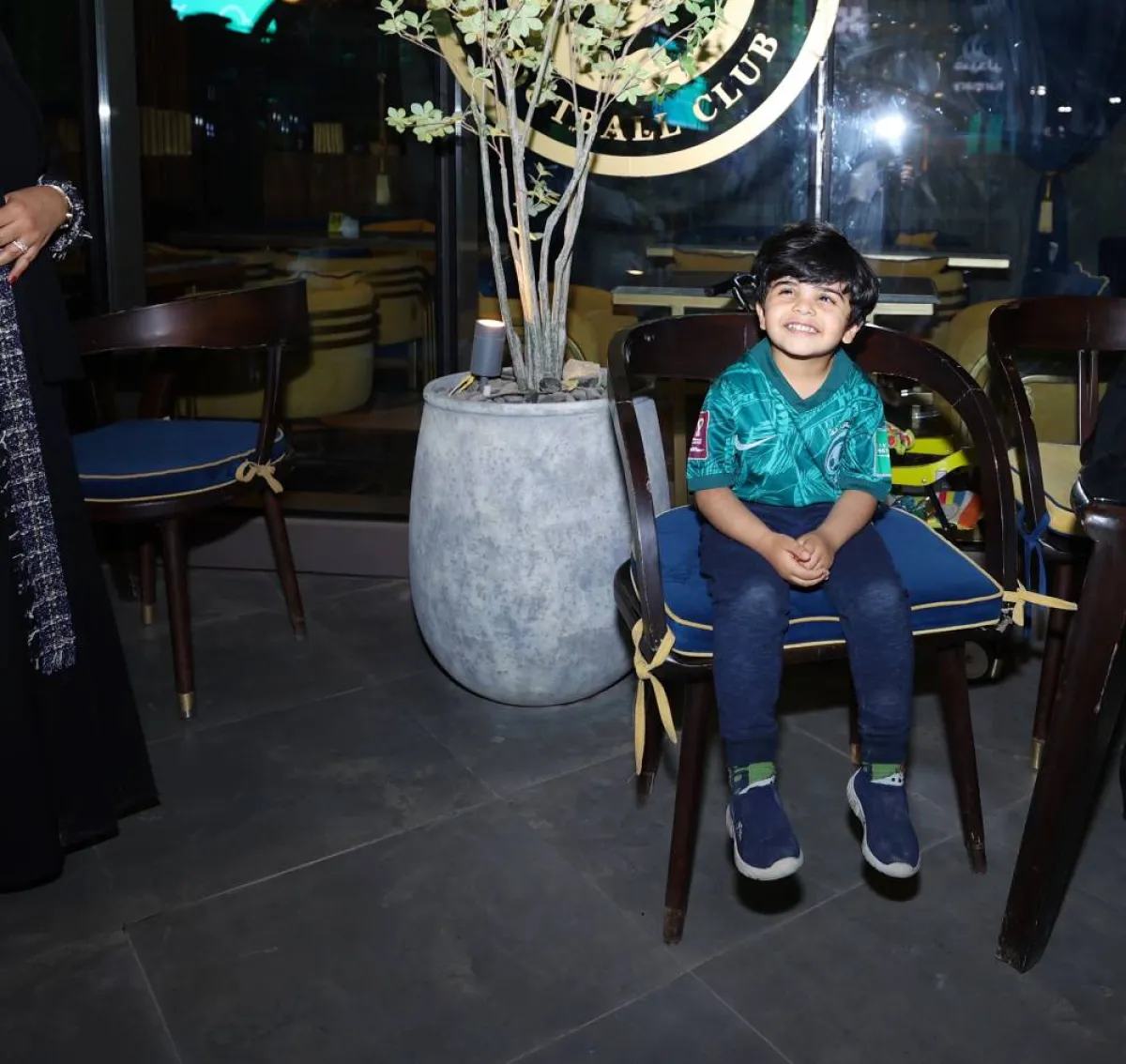 فرحة كبيرة واحتفالات في بوليفارد رياض سيتي بعد تأهل المنتخب السعودي لكأس العالم 2022