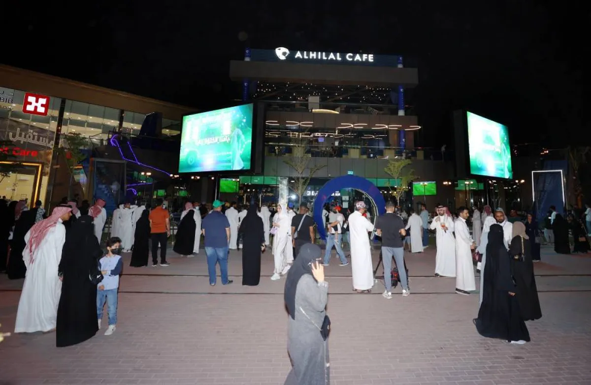 فرحة كبيرة واحتفالات في بوليفارد رياض سيتي بعد تأهل المنتخب السعودي لكأس العالم 2022