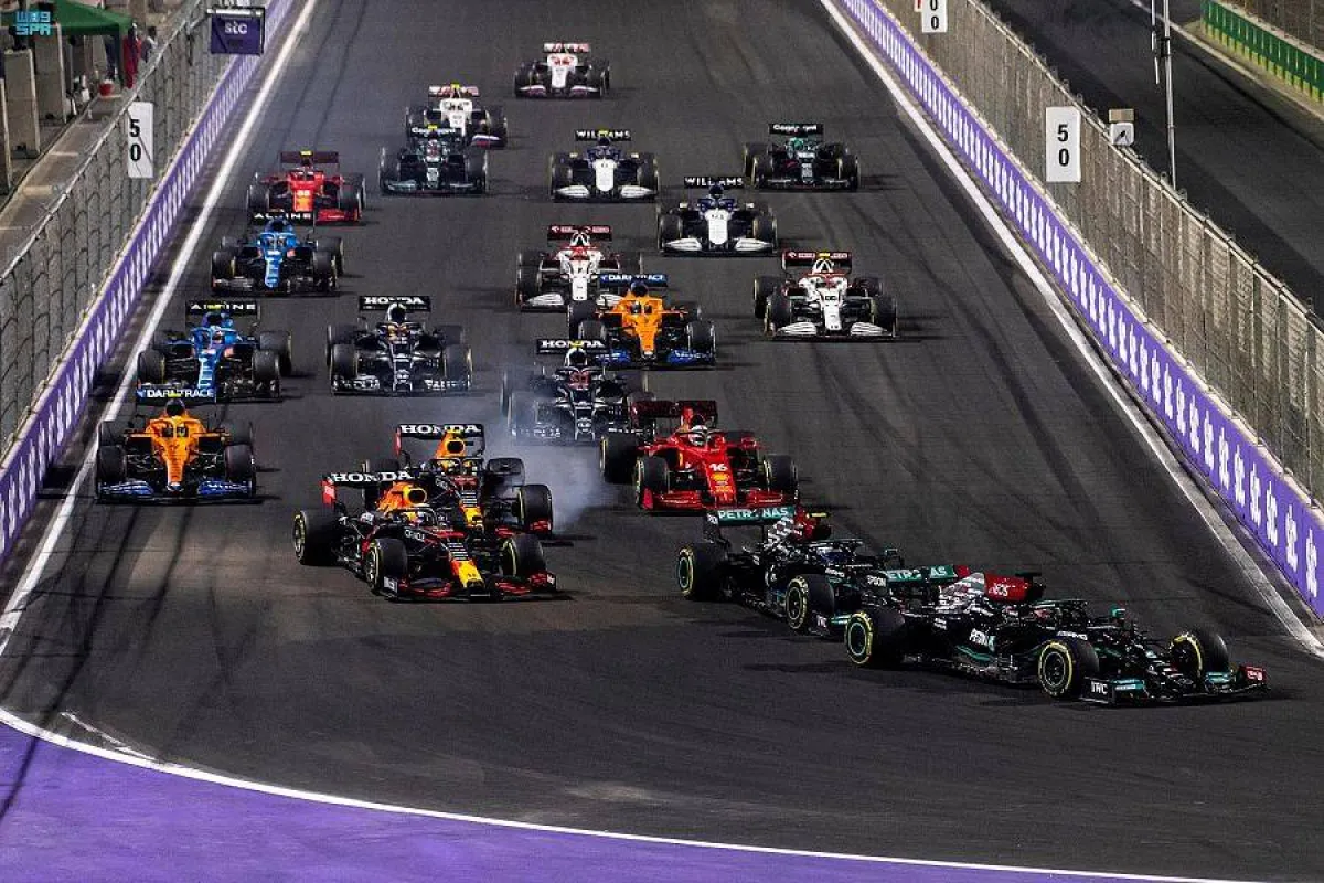 حلبة كورنيش جدة تشهد انطلاق سباق جائزة السعودية الكبرى - الصورة من واس