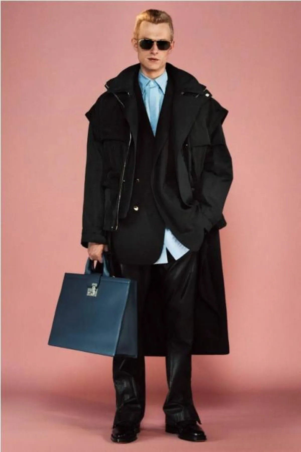 حذاء جلدي باللون الأسود من دانهيل  Dunhill