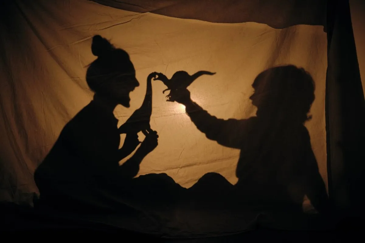 صورة لمسرح دمى منزلي