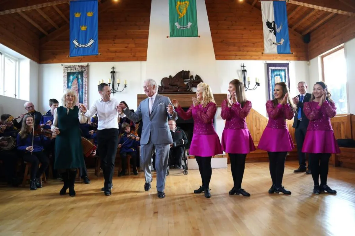 رقص الأمير تشارلز وكاميلا- الصورة من موقع People