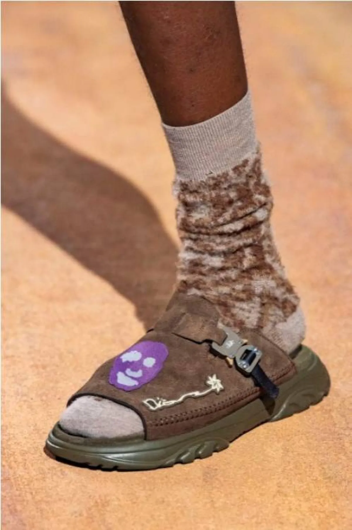 صندل صيفي مريح من ديور  Dior