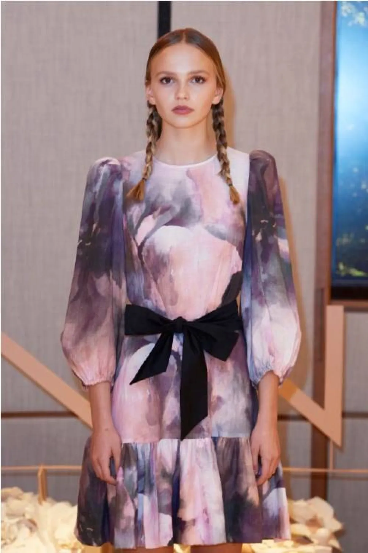 فستان مزين بحزام من آنا ماسون  Anna Mason