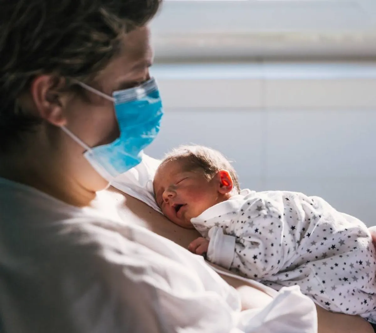 صورة ولادة أم في المستشفى