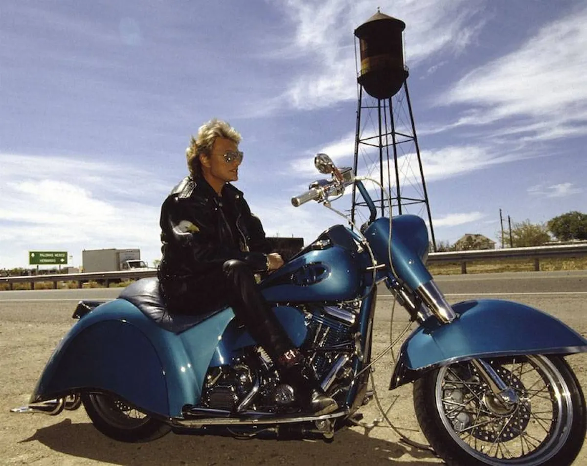 سعر قياسي لدراجة نارية من مقتنيات جوني هاليداي بمزاد في فرنسا