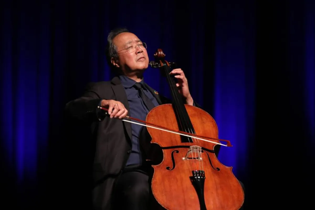 العازف  العالمي يو يو ما- الصورة من حساب وزارة الثقافة على الفيس بوك