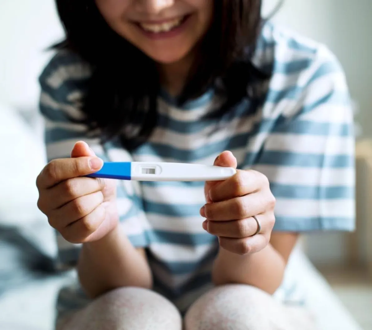 صورة الفرحة بحدوث الحمل