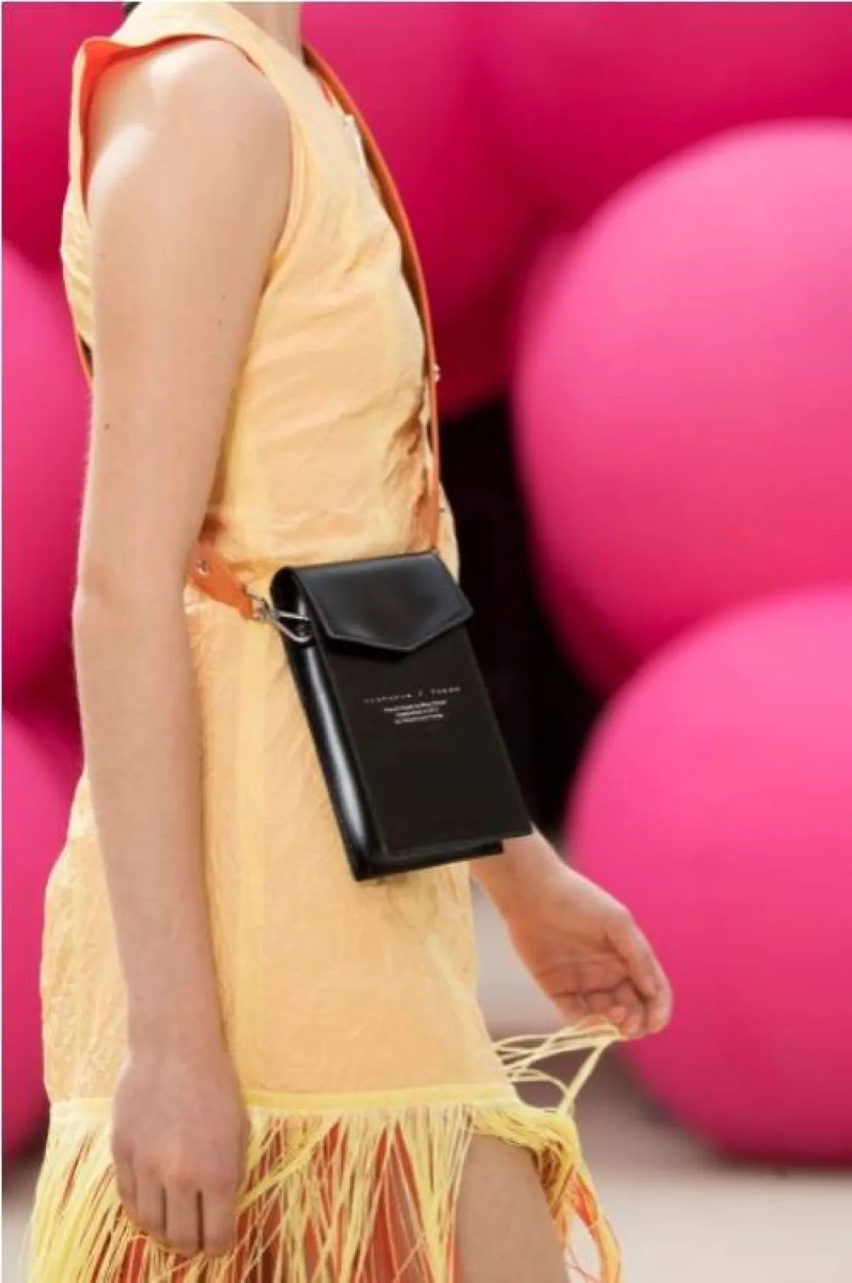 حقيبة كروس بودي من فيكتوريا توماس  Victoria Thomas