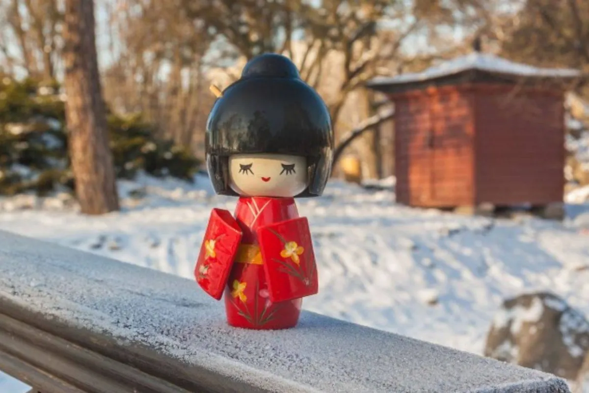 دُمى يابانية