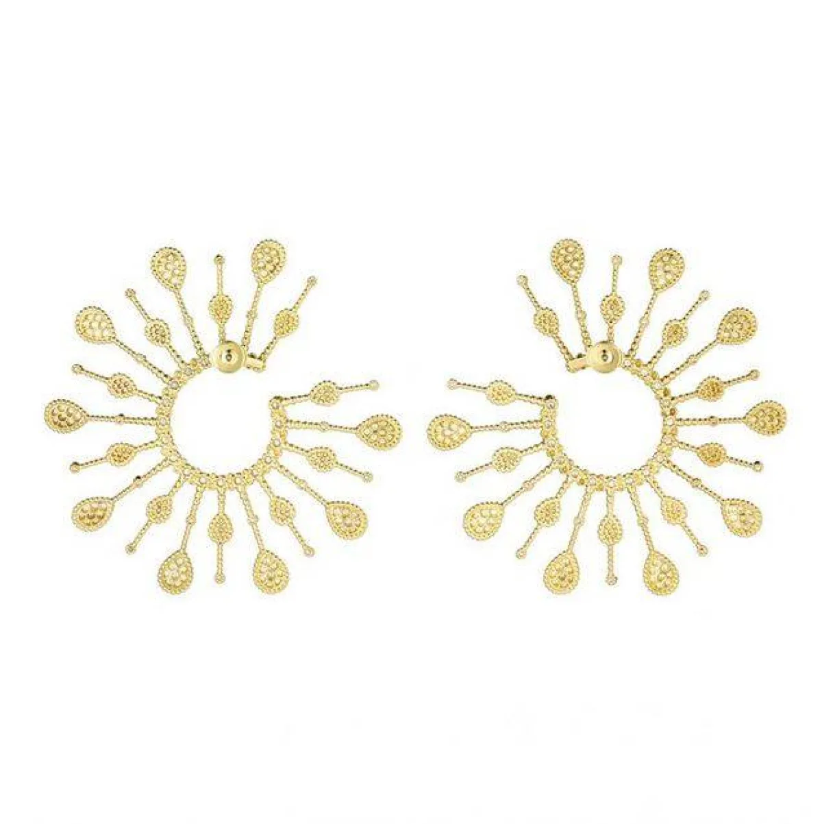 أقراط بأشكال رمضانية من بوشرون Boucheron