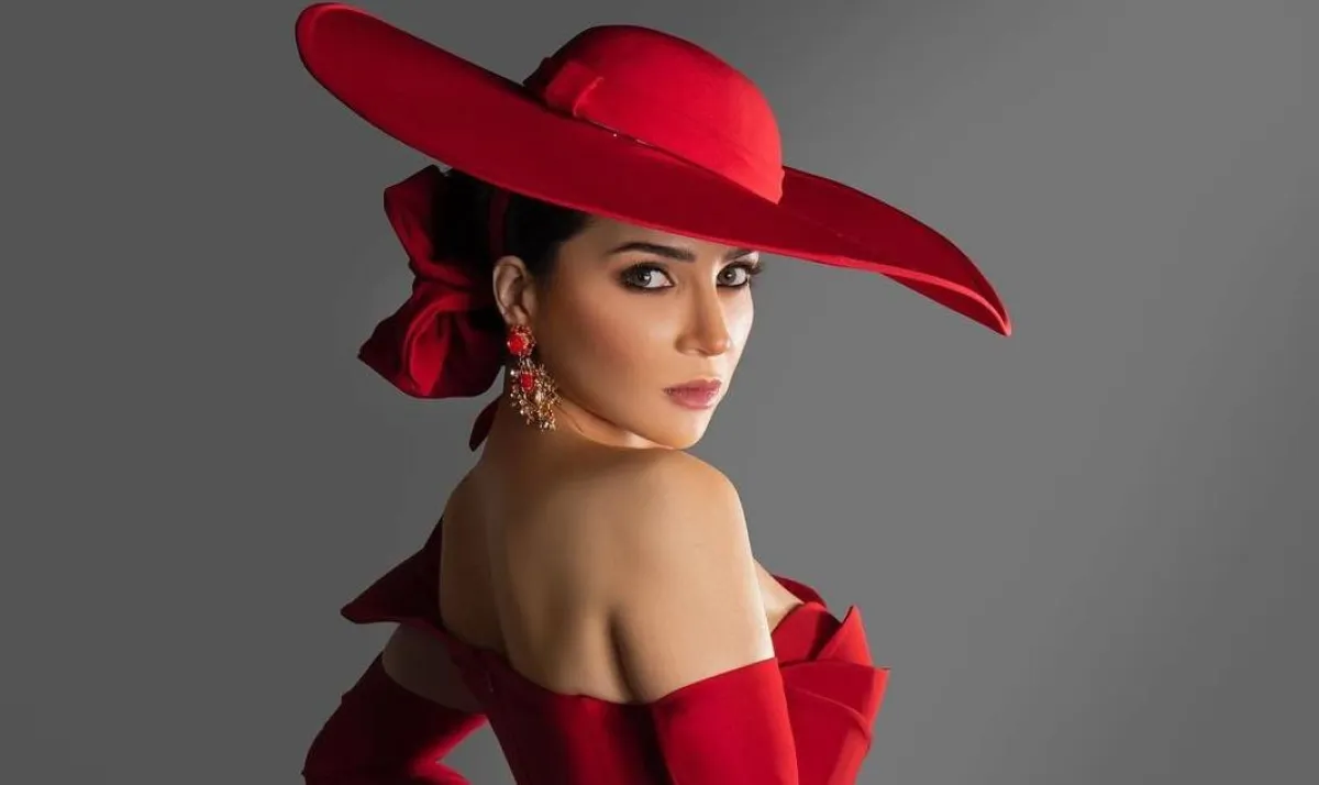 الفنانة مي عز الدين - صورة من صفحتها الرسمية على موقع " انستغرام"