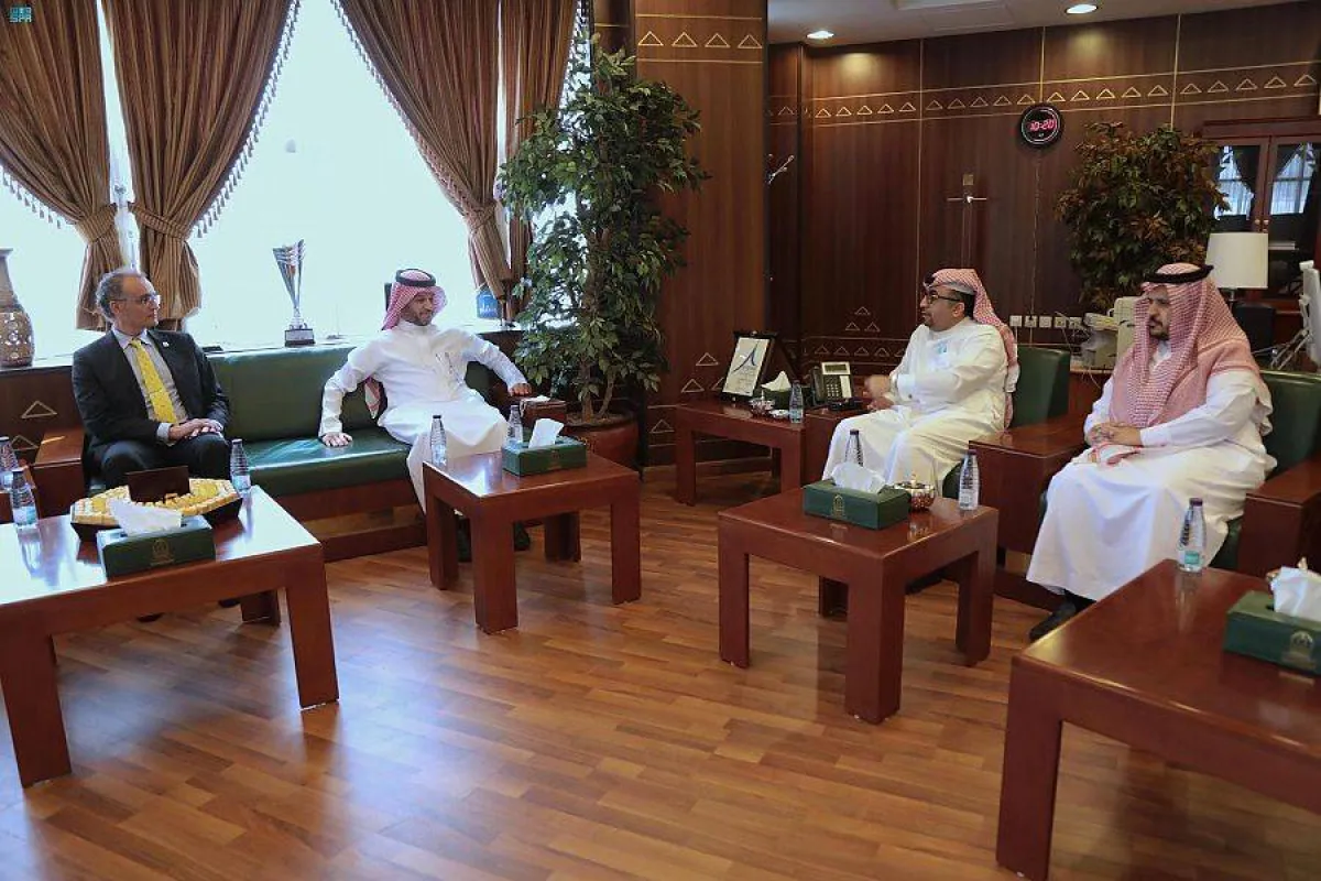 الهلال الأحمر السعودي يطلق برنامج المستجيب الأول لتنمية المهارات الإسعافية لأفراد المجتمع مصدر الصورة واس