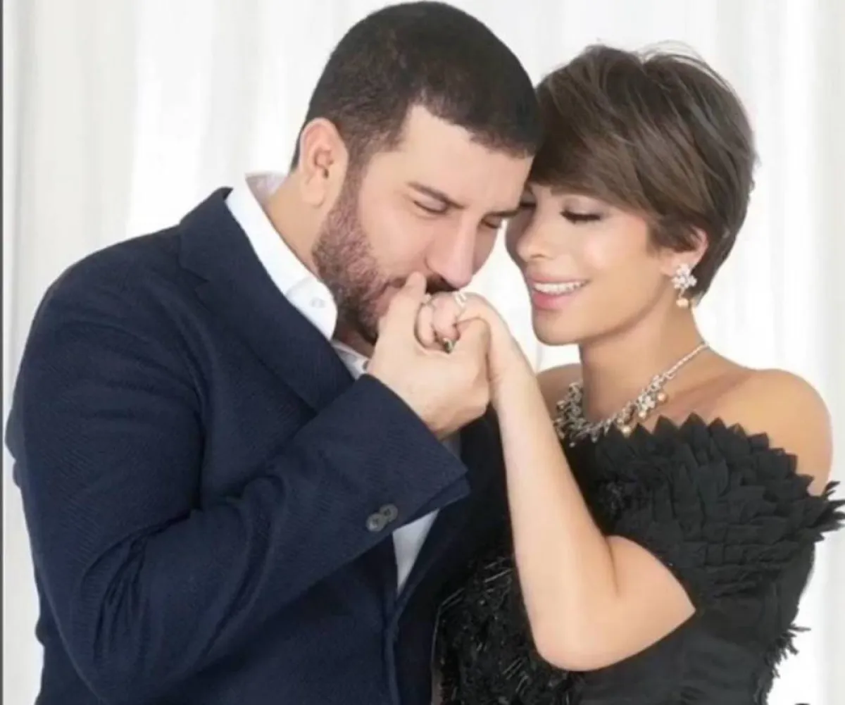 أصالة وزجها فائق حسن- الصورة من حسابها على انستغرام