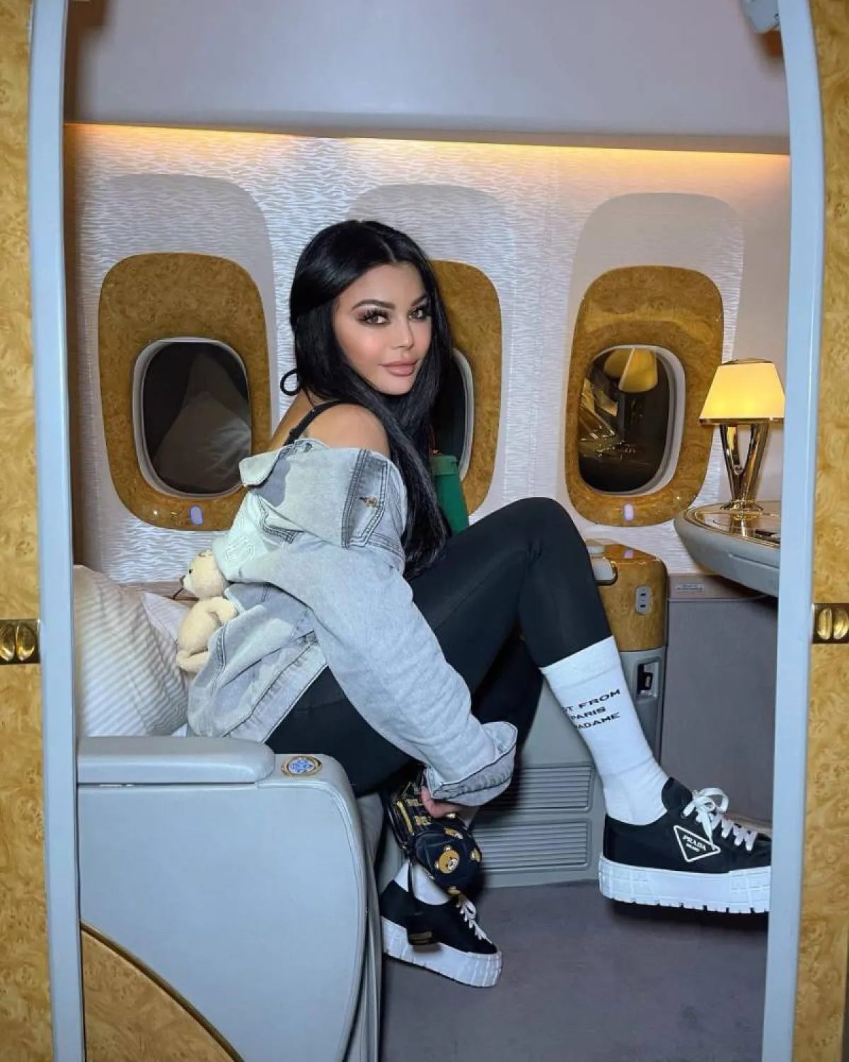 هيفاء وهبي بحذاء رياضي من Prada  