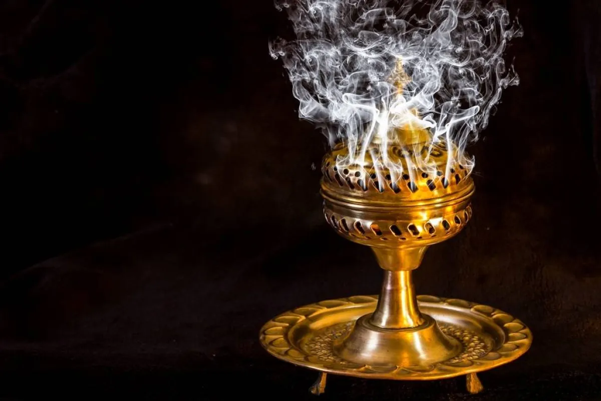 رائحة البخور تُشعر بالسعادة 