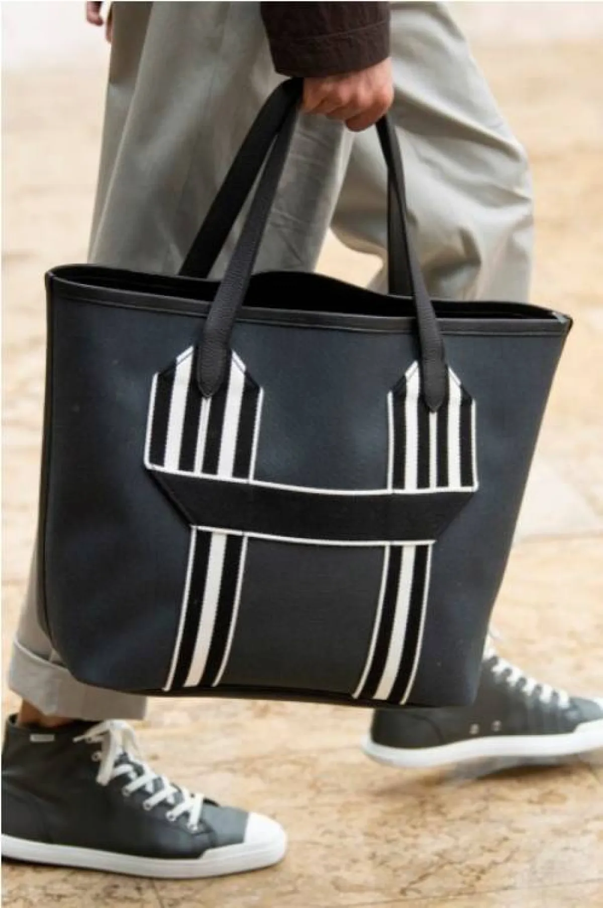 حثيبة رجالية من هيرمس  Hermes