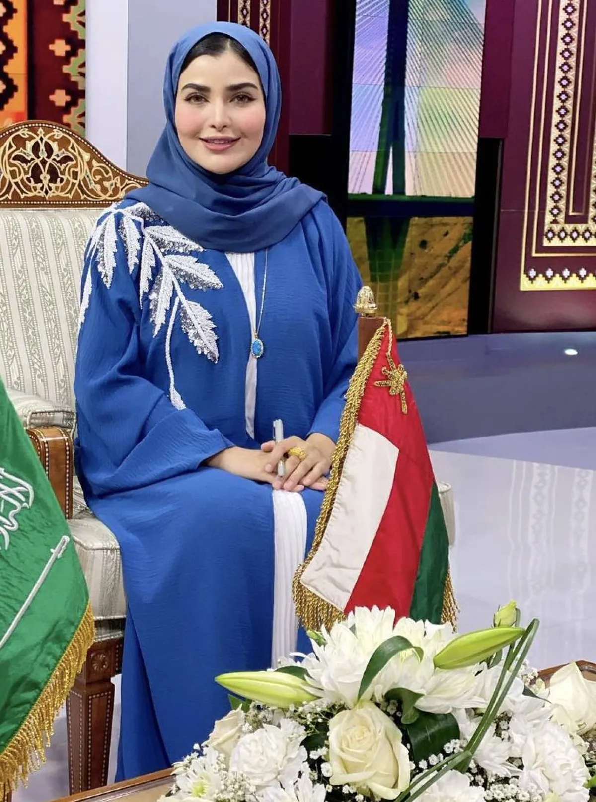 عباية مطرزة