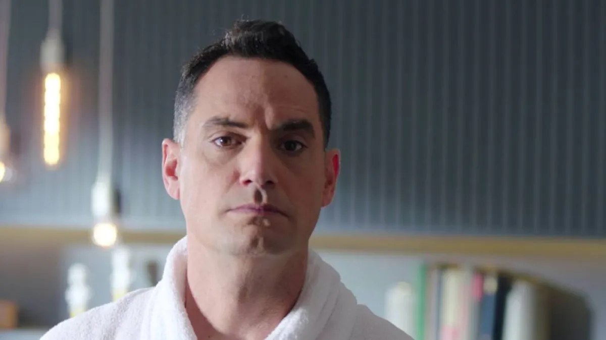 أيمن قيسوني في مشهد من مسلسل يوتيرن - الصورة من المسؤول الإعلامي لمجموعة الـmbc