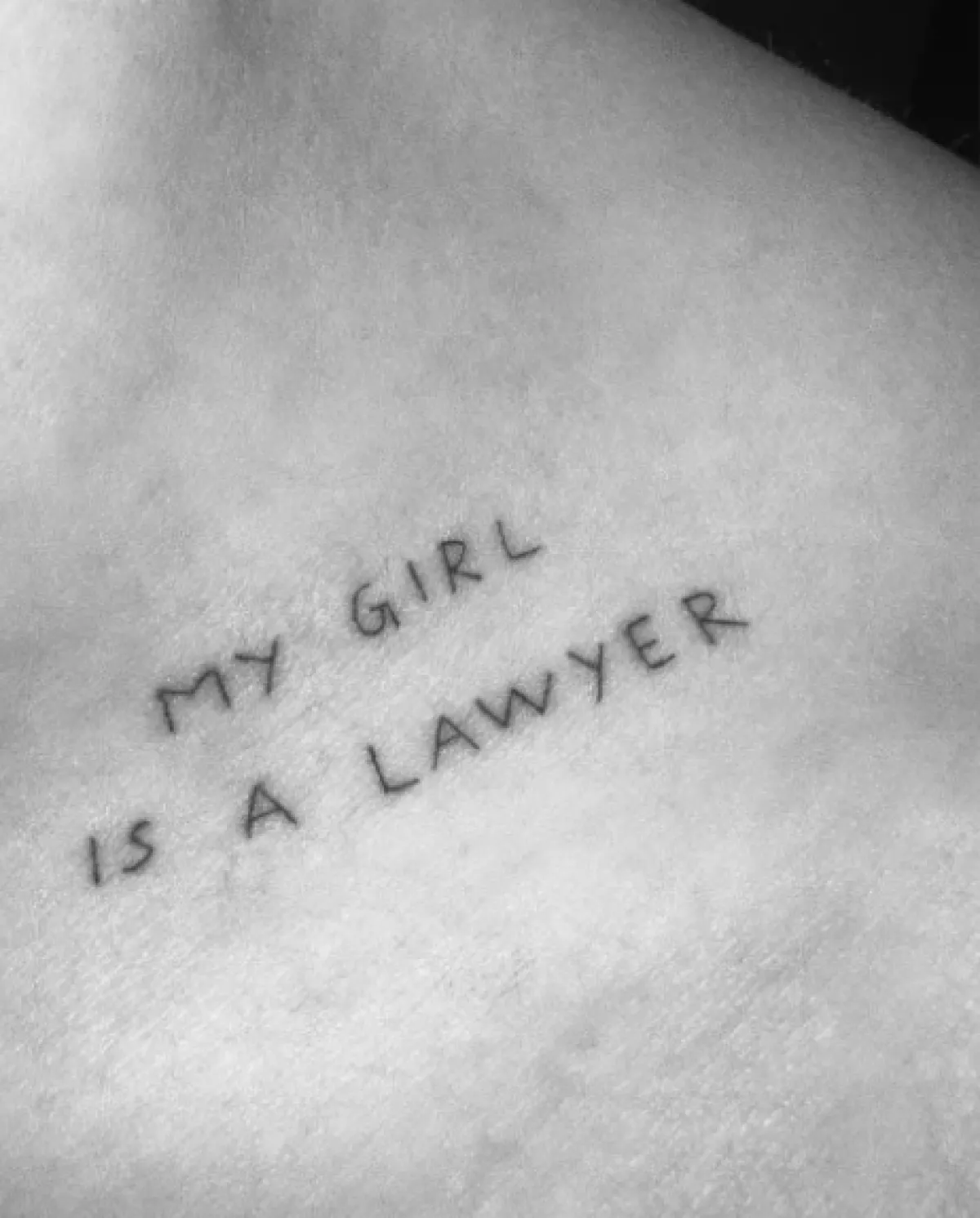 وشم بيت ديفيدسون - الصورة من موقع Us Magazine