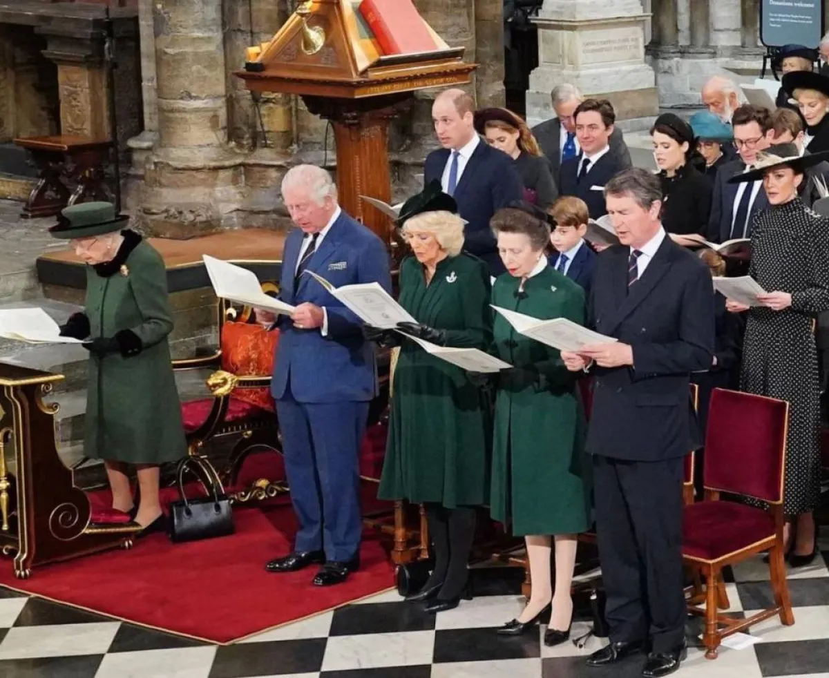 العائلة الملكية في حفل التأبين - الصورة من حساب الأمير تشارلز وزوجته في إنستغرام