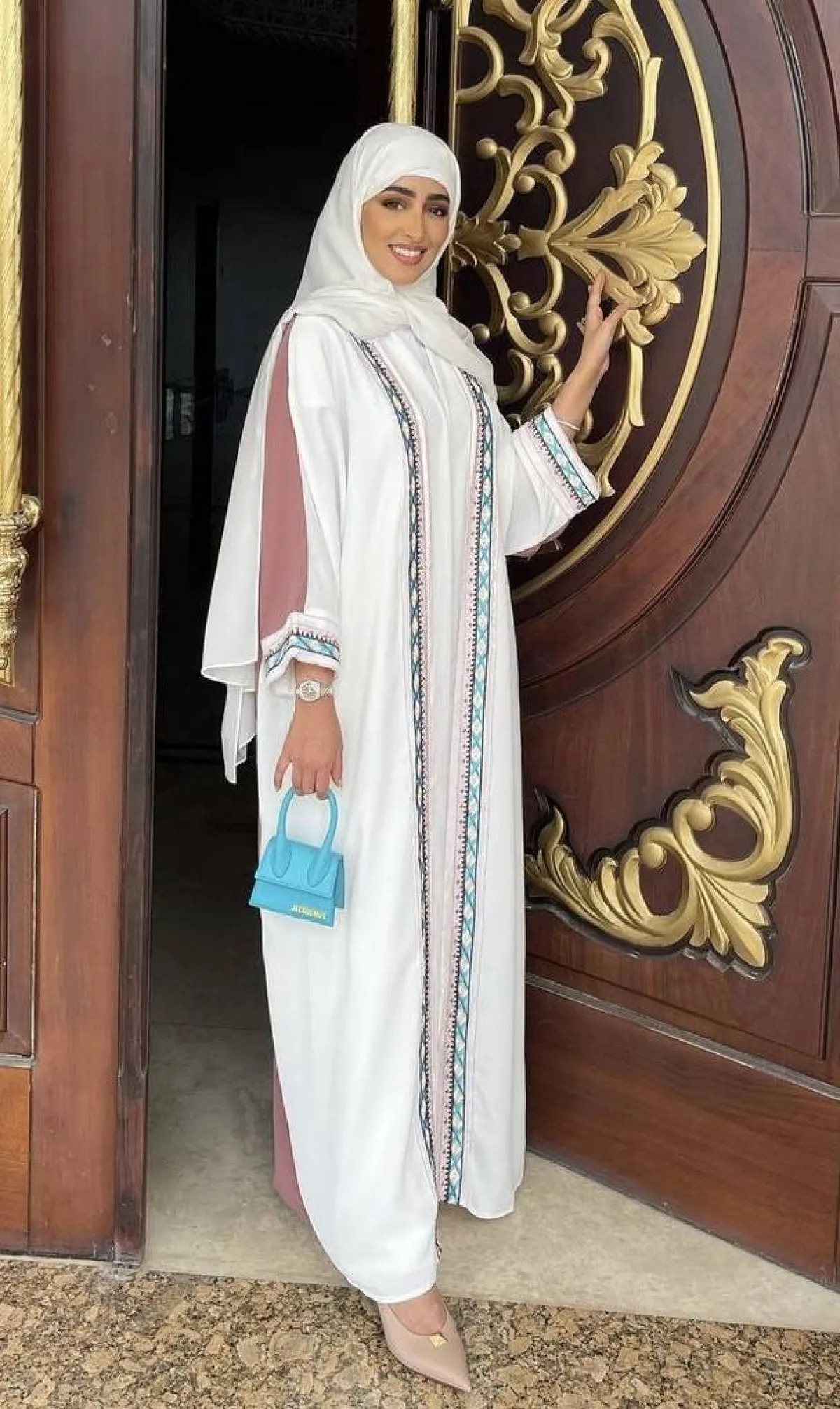 عباية رمضانية مطرزة