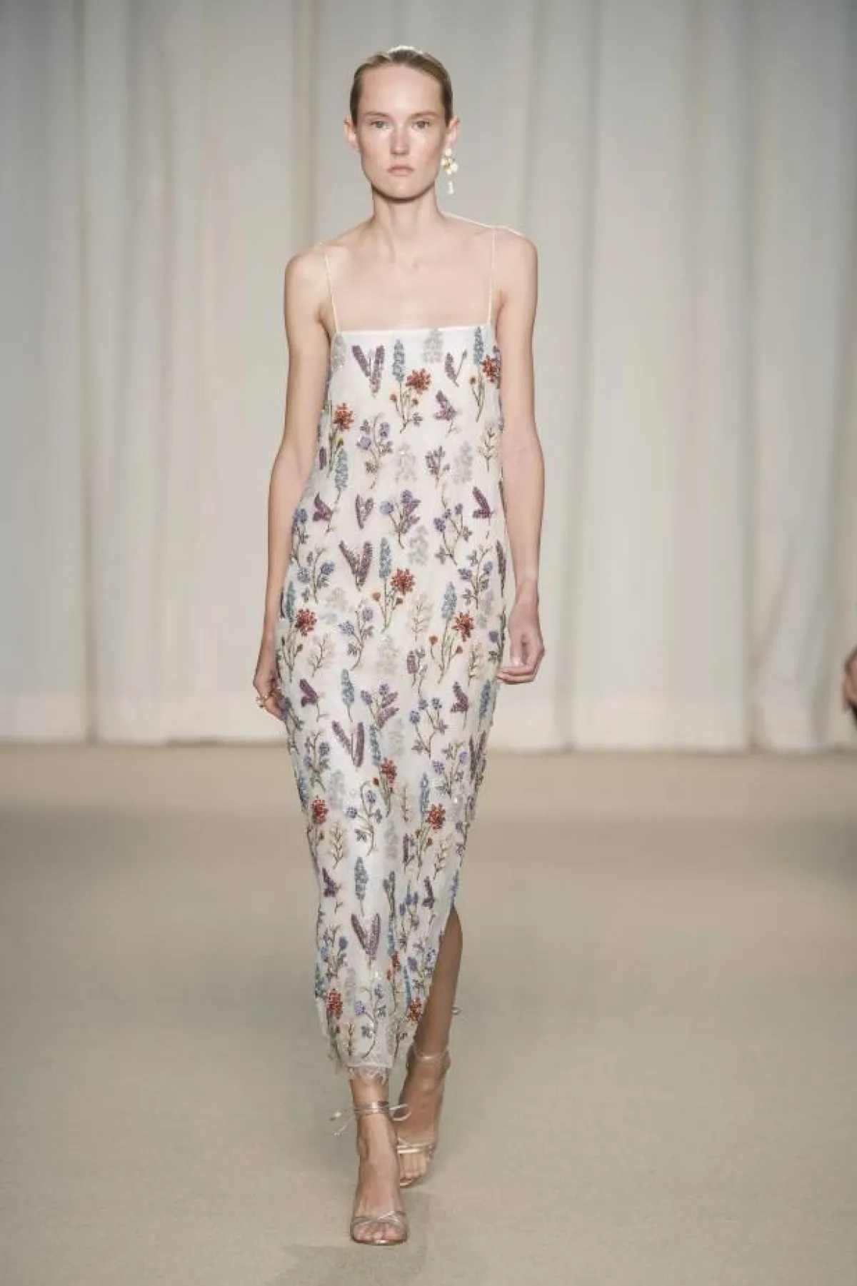 صيحة الأزهار في عروض ربيع وصيف 2022