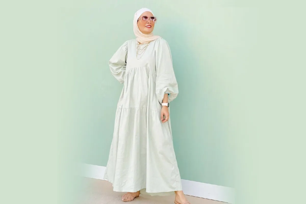 نورهان حسن بفستان فضفاض