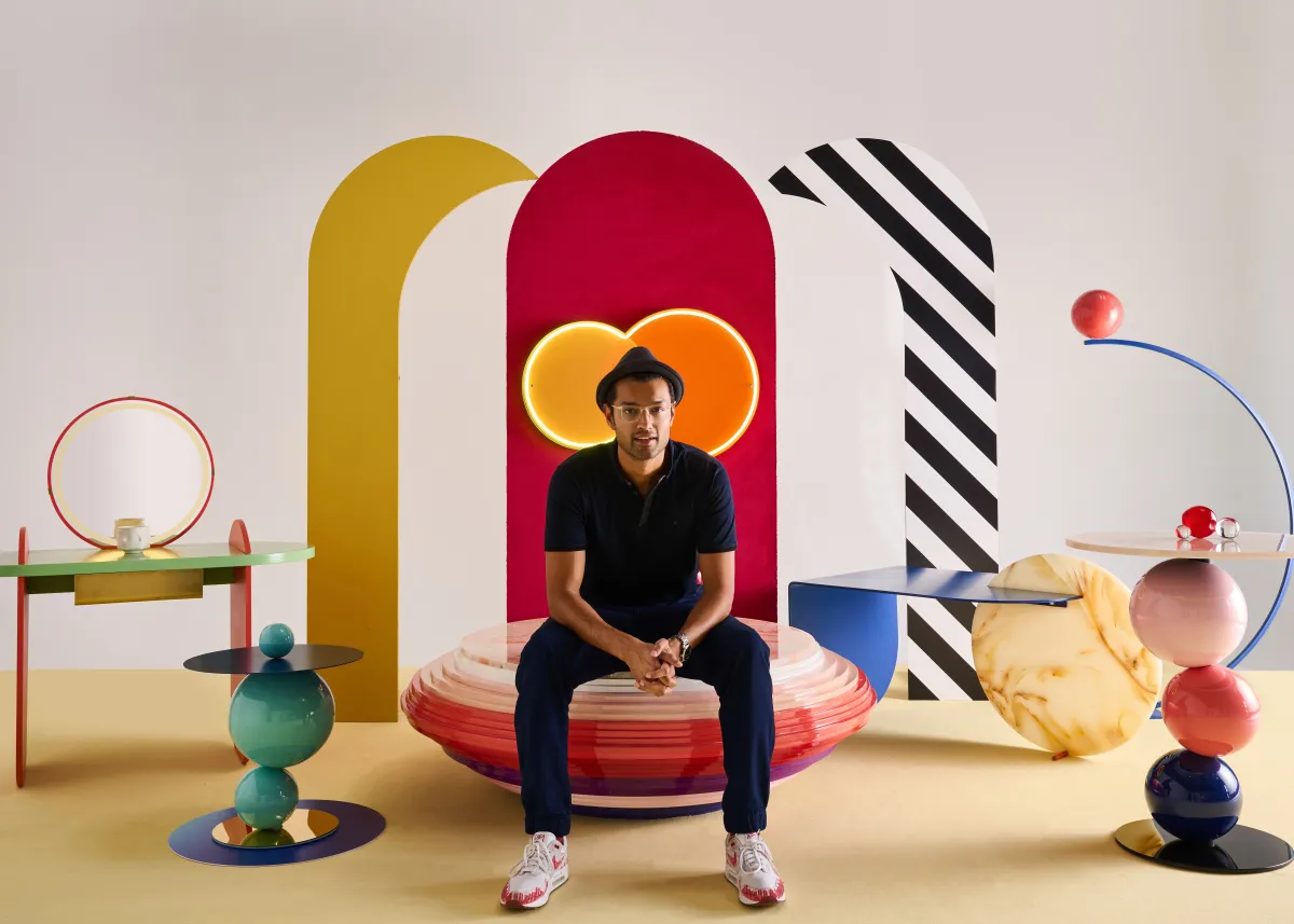 سيدارث مينون، المؤسّس والمدير الإبداعي  