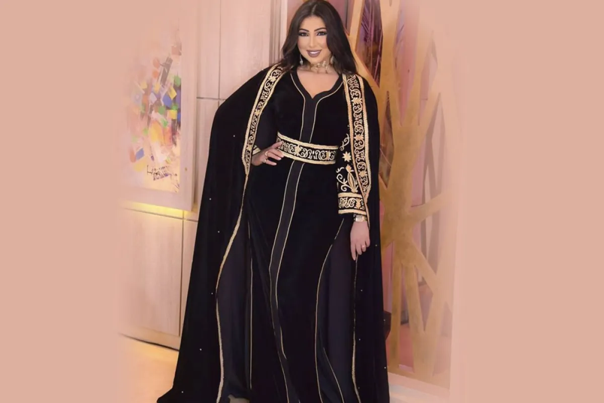 دنيا بطمة بالقفطان الاسود