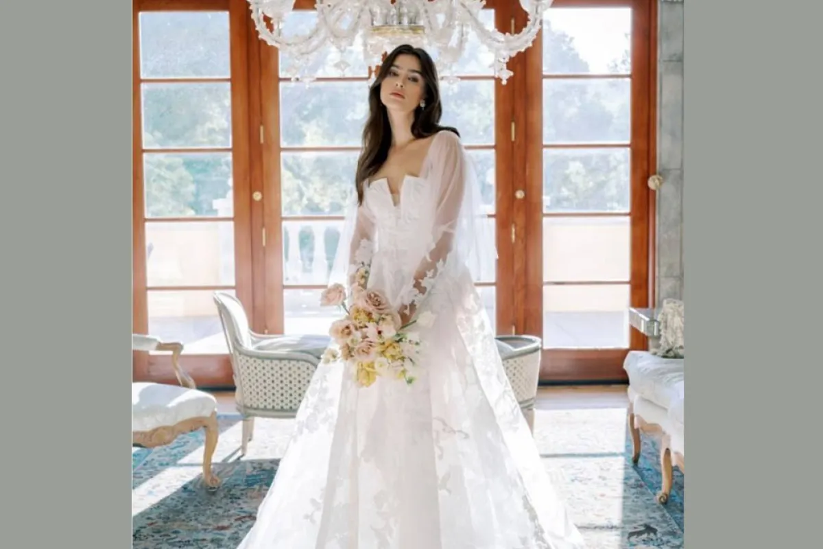 فساتين زفاف بتصاميم محتشمة من آن بارج  Anne Barge