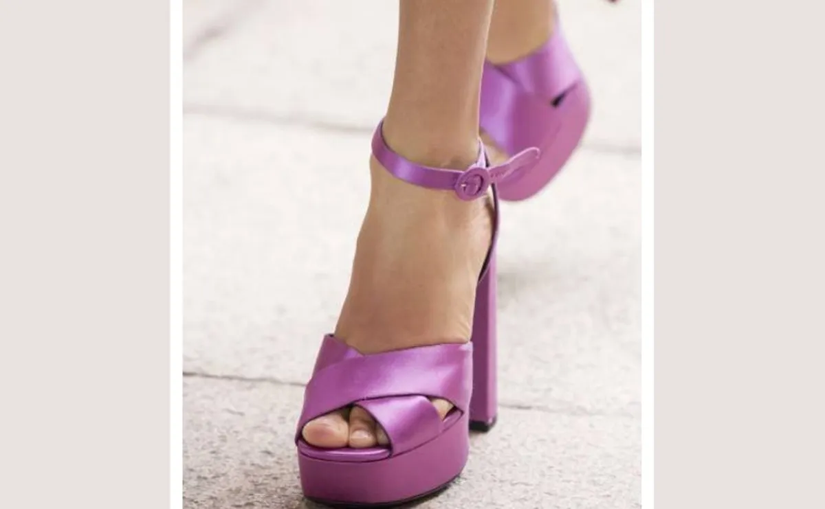 حذاء باللون البنفسجي من إرمانو سكيرفينو Ermanno Scervino