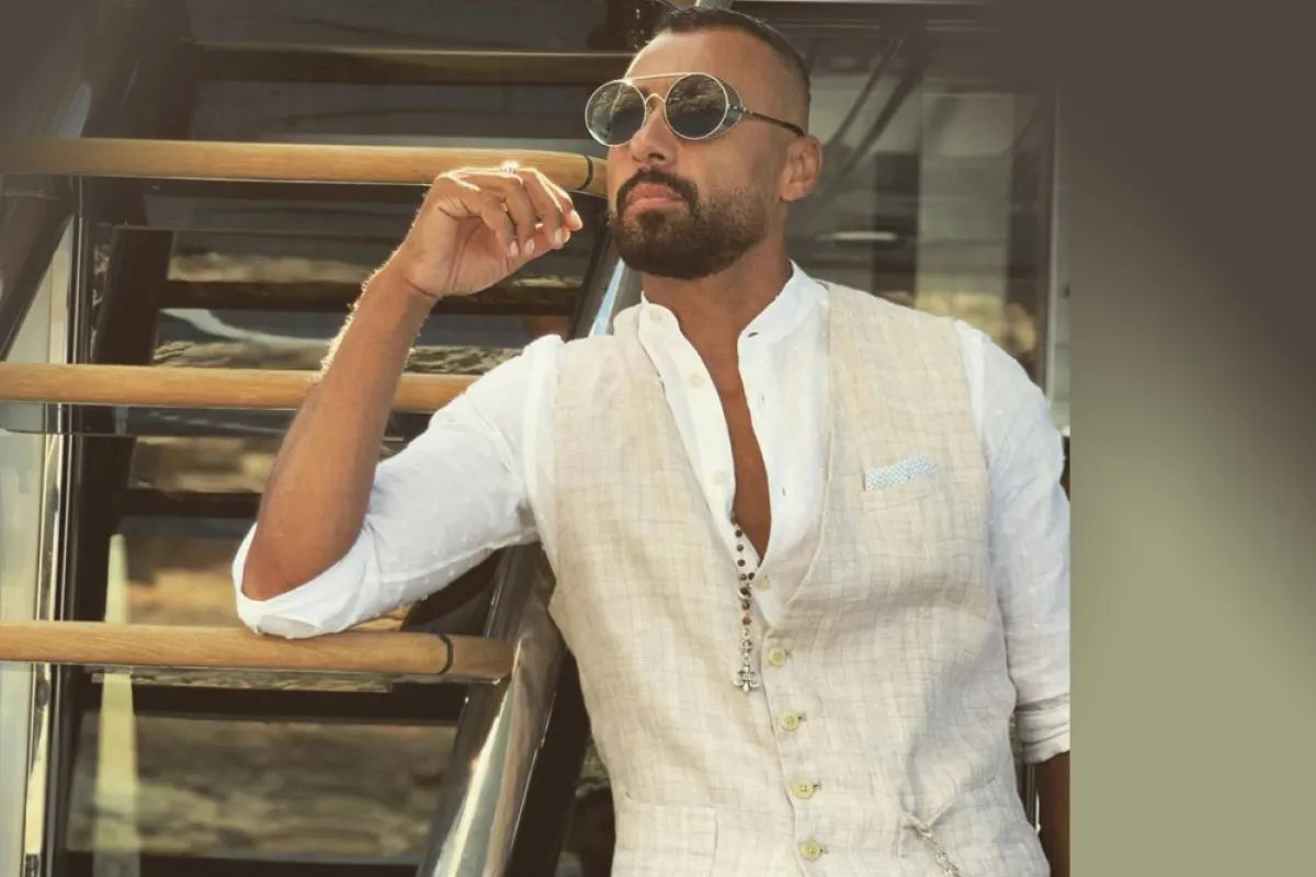 إطلالات أنيقة للرجل من وحي النجوم العرب