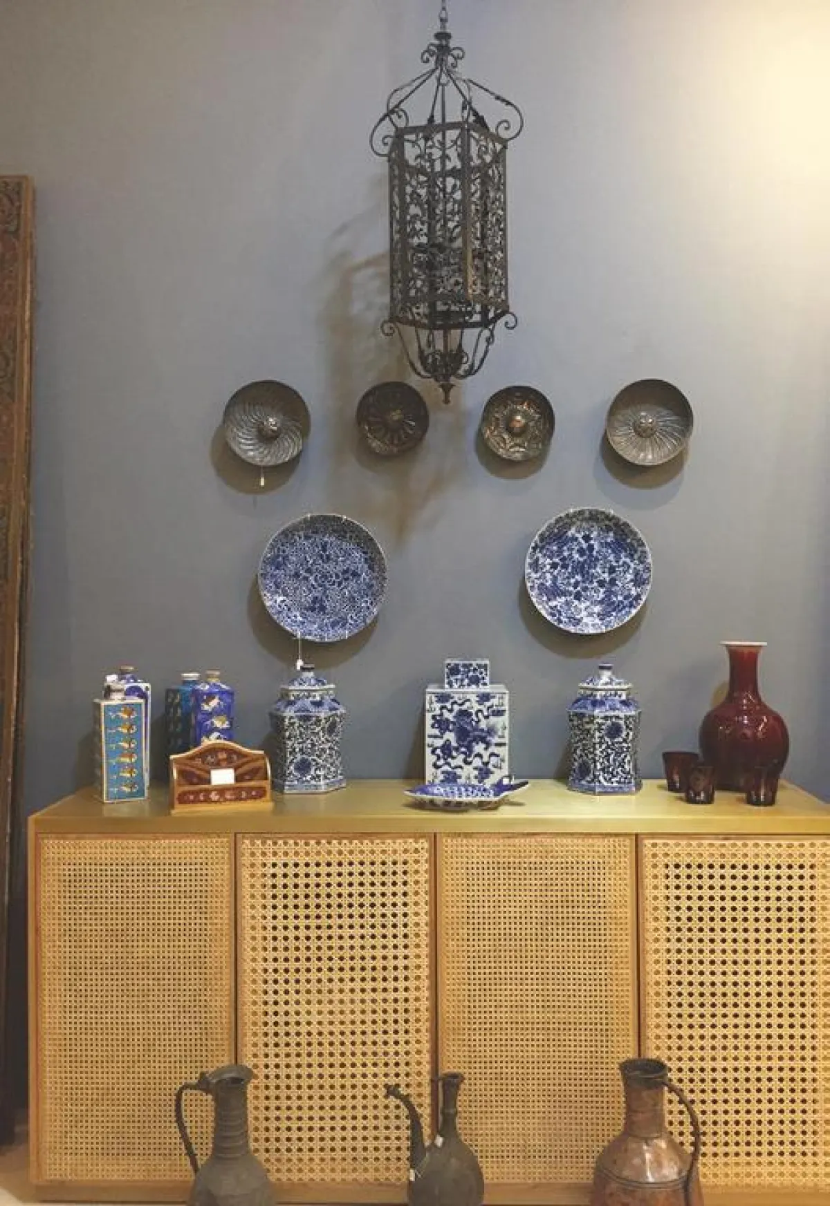 جاذبيّة أعمال الحرفيين والفنيين تدهش الناظر إليها