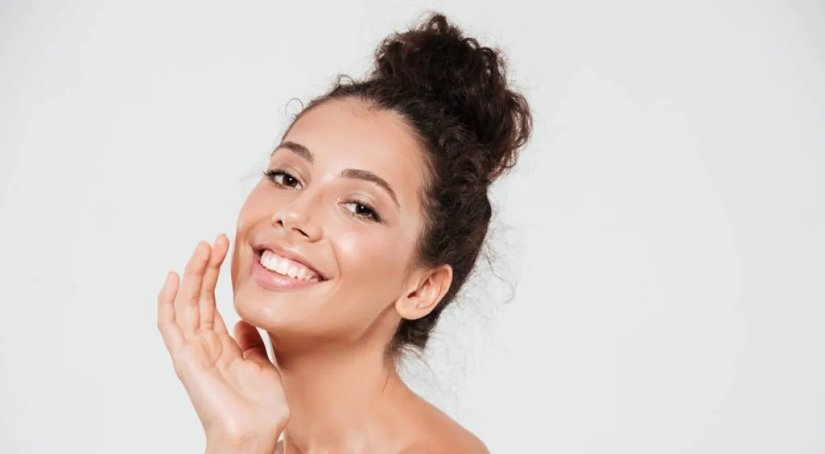 تنظيف البشرة بطرق عدة قبل العيد