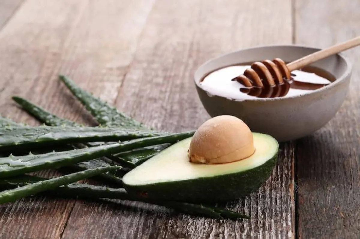 خلطات طبيعية لتنزيف البشرة