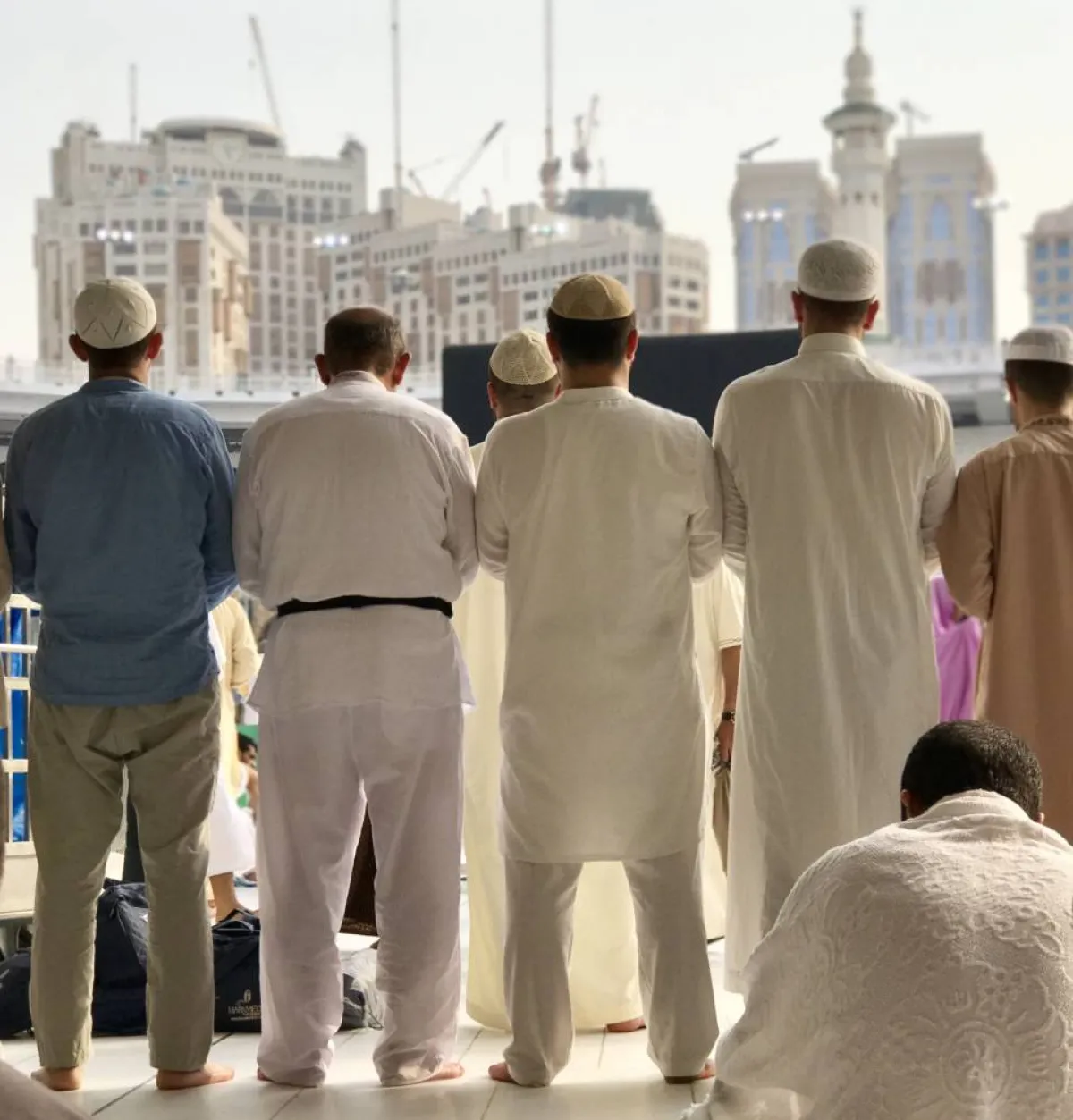 صلاة المسلمين بالخلاء