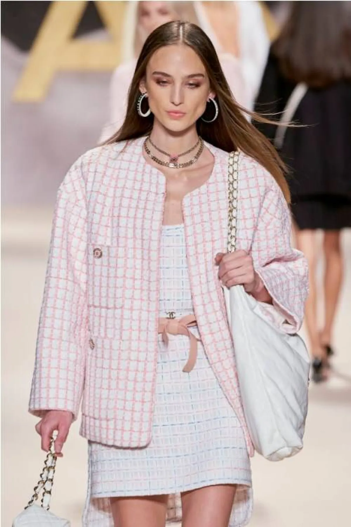 البليزر من شانيل  Chanel