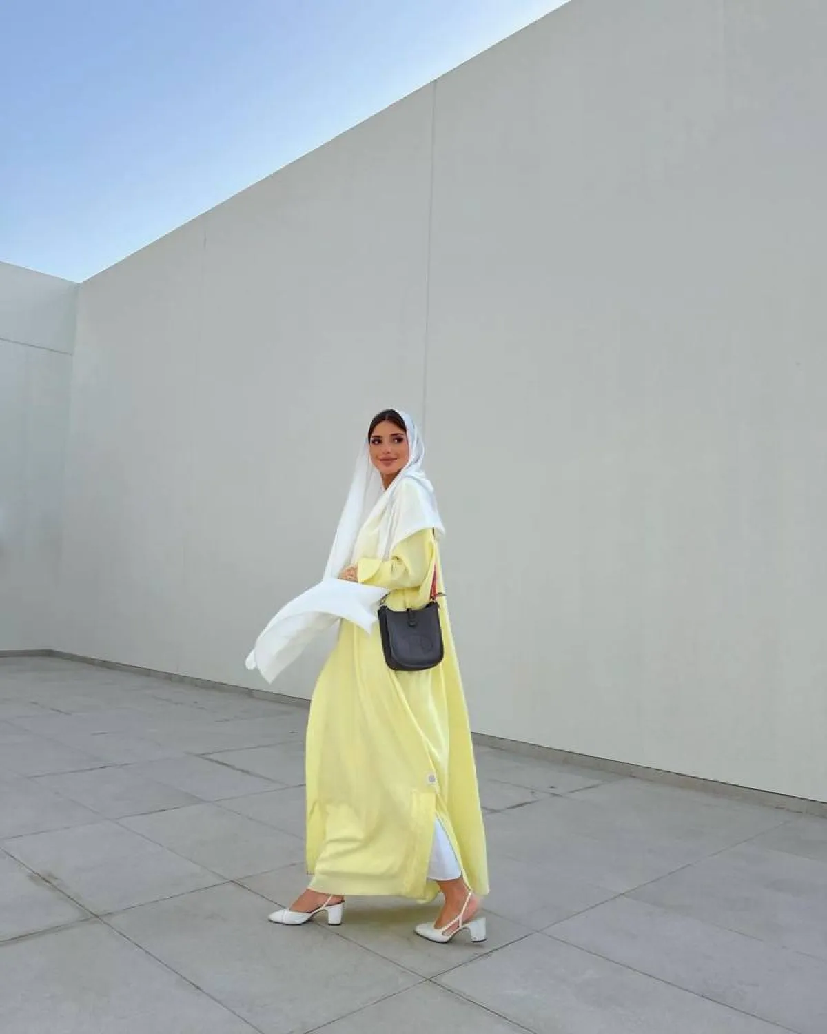 موديلات عبايات ملونة لعيد الفطر 2022