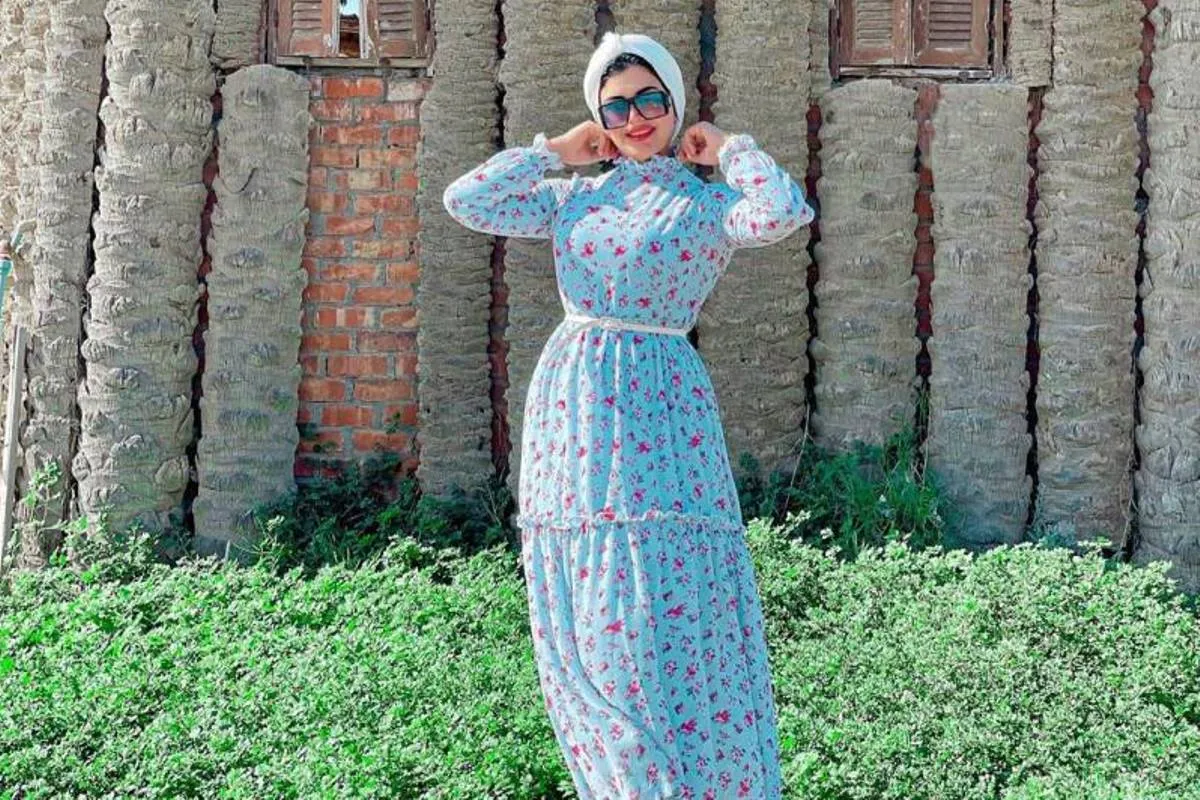 فستان طويل ناعم من وحي أمنية الجعفري