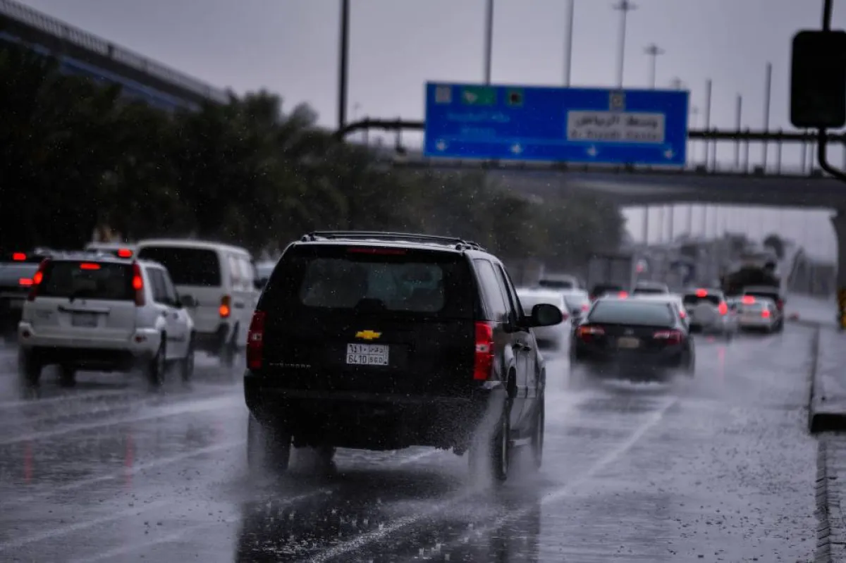 هطول أمطار على الرياض