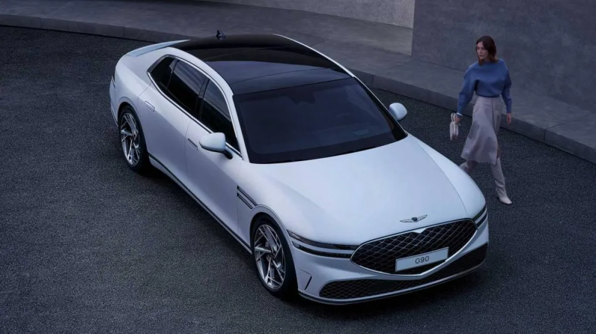 2023 Genesis G90