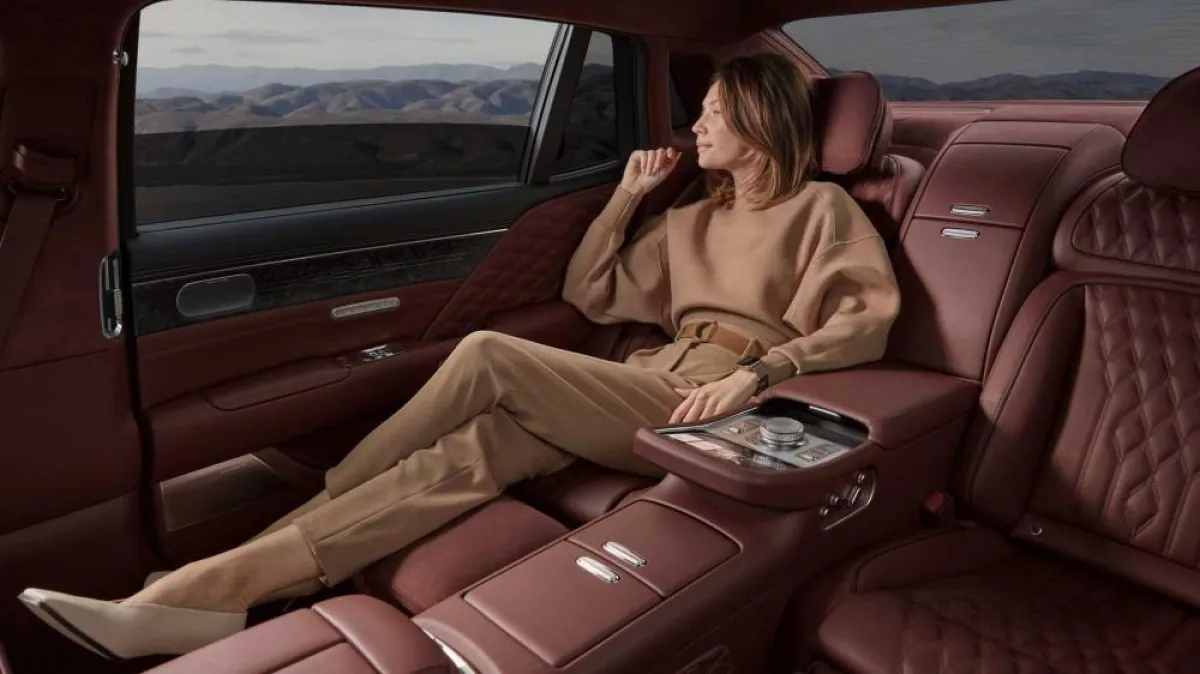 2023 Genesis G90
