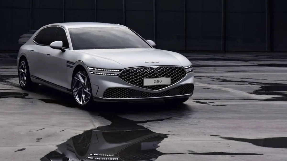 2023 Genesis G90