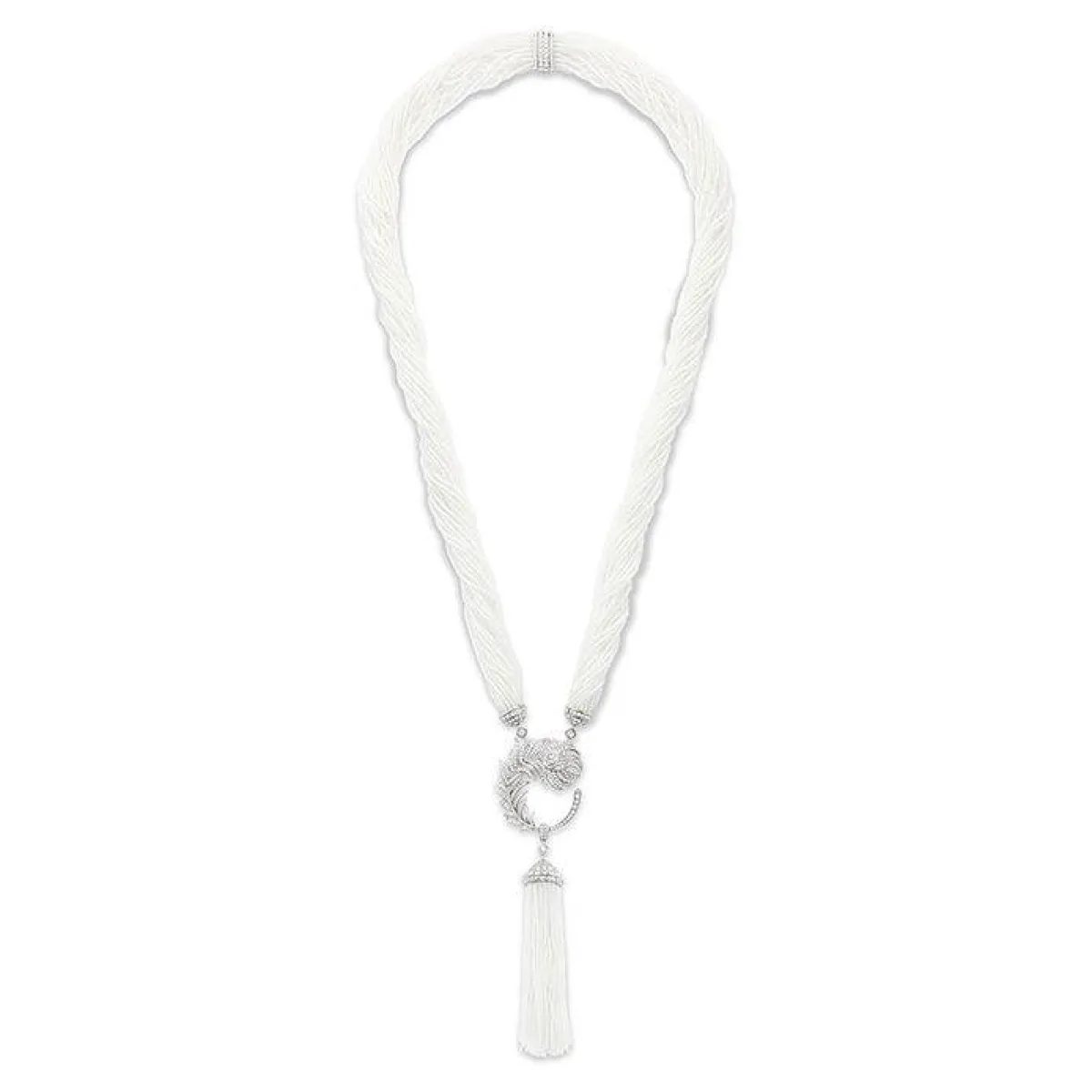 عقد مرصع بحجر التوباز من بوشرون Boucheron