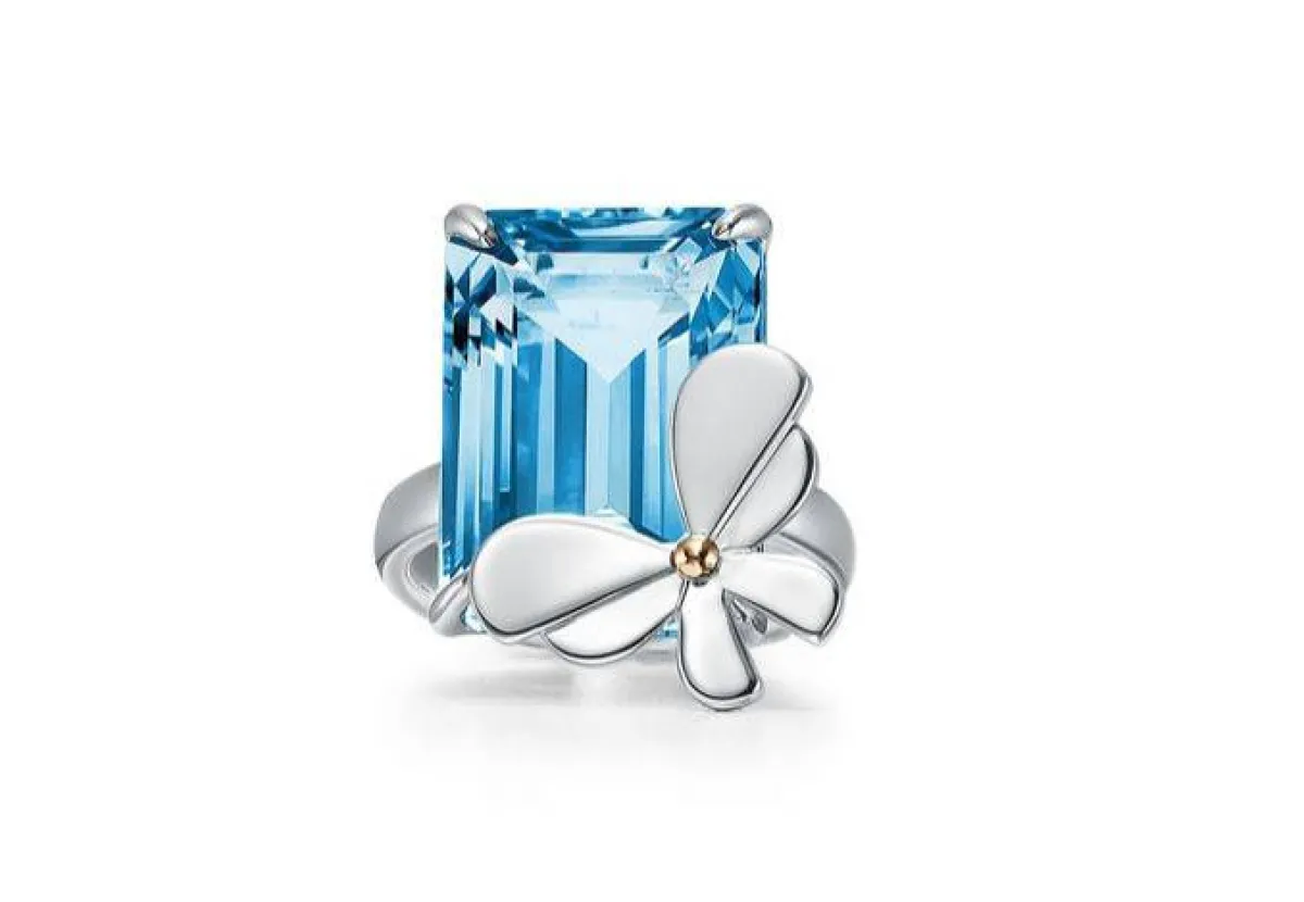 خاتم مرصع بحجر التوباز من تيفاني آند كو Tiffany& Co