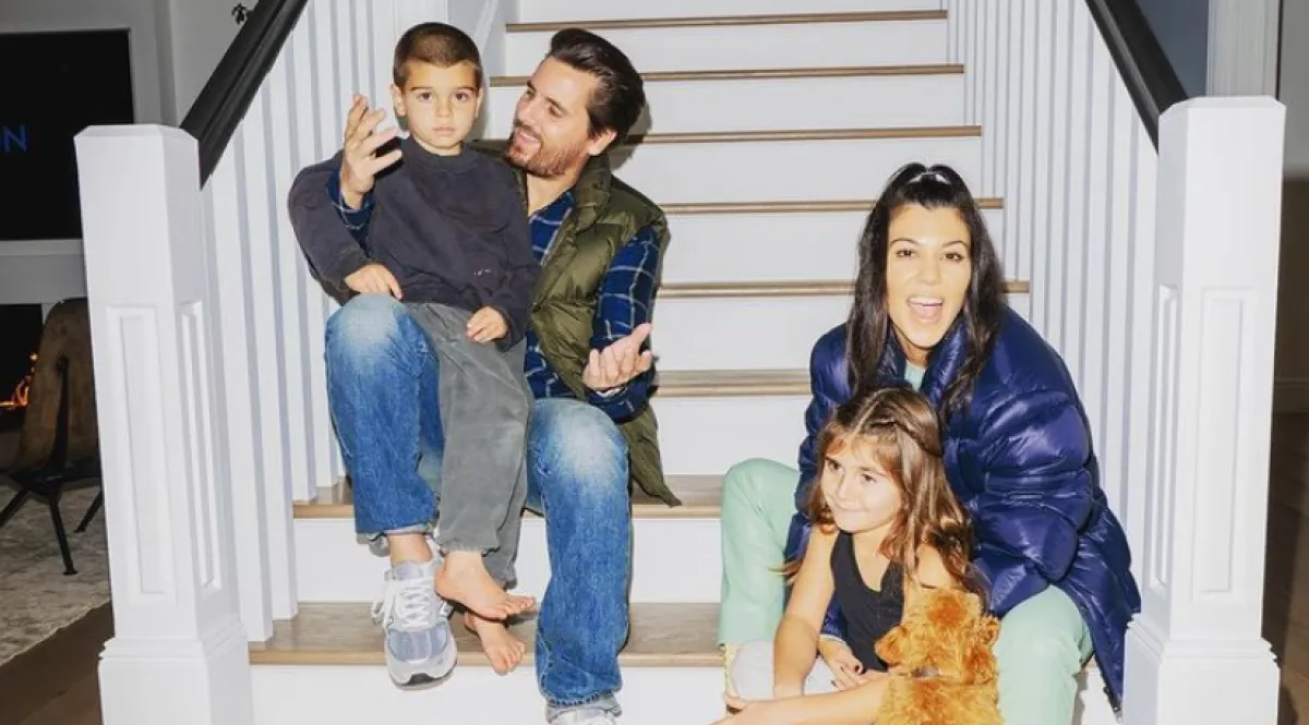 سكوت ديسك مع كورتني كرداشيان وأولادهما